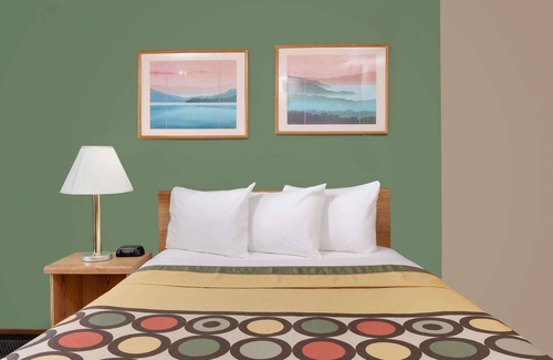 Marshall Hotel | Super 8 by Wyndham Marshall