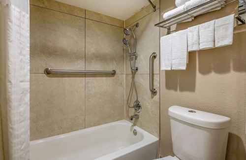 McDonough Hotel | Super 8 by Wyndham McDonough GA