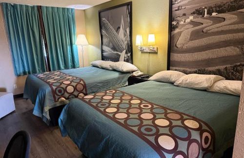 Mendota Hotel | Super 8 by Wyndham Mendota I-39