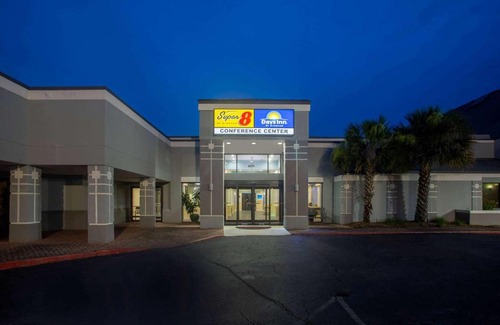 Mobile Hotel | Super 8 by Wyndham Mobile I-65