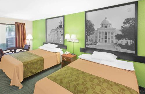 Mobile Hotel | Super 8 by Wyndham Mobile