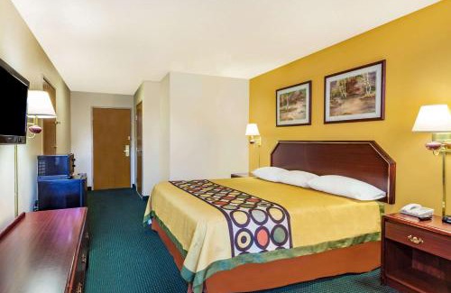 Morristown Hotel | Super 8 by Wyndham Morristown/South