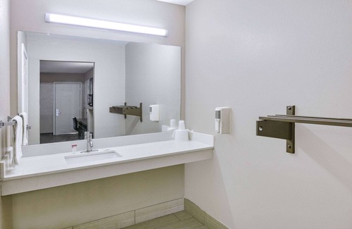 Kreole Hotel | Super 8 by Wyndham Moss Point