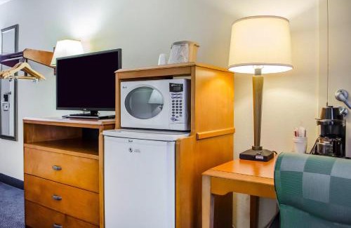 New Cumberland Hotel | Super 8 by Wyndham New Cumberland