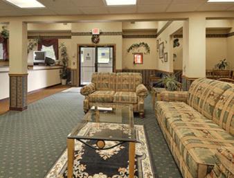 Newcomerstown Hotel | Super 8 by Wyndham Newcomerstown