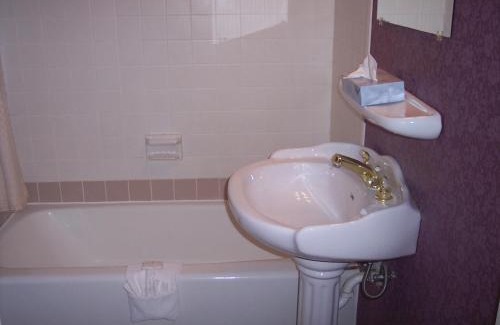 Newcastle Hotel | Super 8 by Wyndham Newcastle