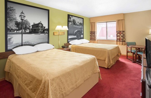 Normal Hotel | Super 8 by Wyndham Normal Bloomington