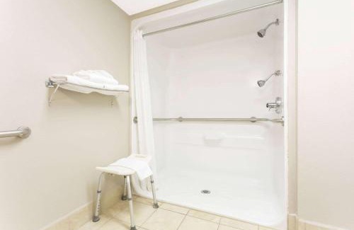 Orangeburg Hotel | Super 8 by Wyndham Orangeburg Near I-26