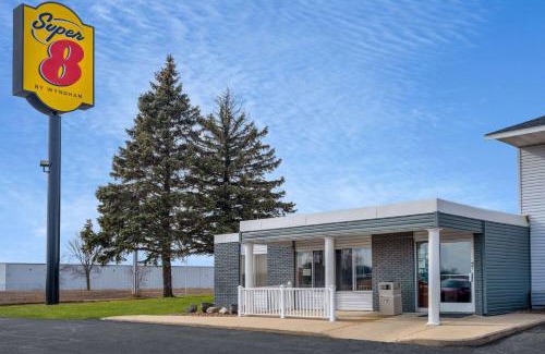 Owatonna Hotel | Super 8 by Wyndham Owatonna
