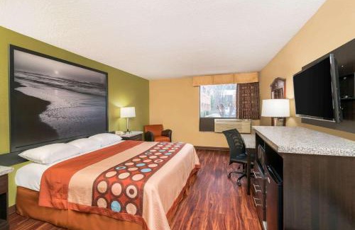 Northeast Raleigh Hotel | Super 8 by Wyndham Raleigh North East