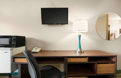 Rantoul Hotel | Super 8 by Wyndham Rantoul