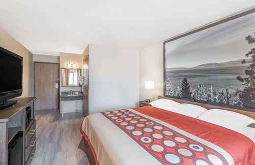 Enterprise Hotel | Super 8 by Wyndham Redding