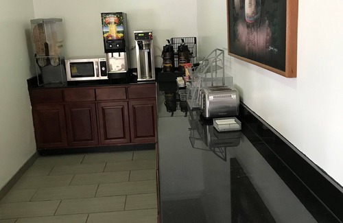 Richfield Hotel | Super 8 by Wyndham Richfield/Cleveland