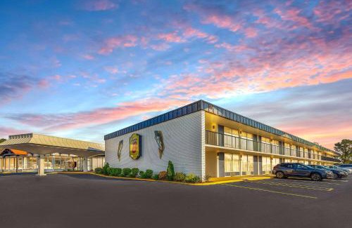 Riverside Hotel | Super 8 by Wyndham Riverside AL