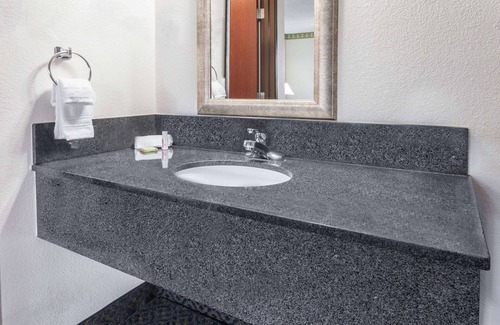 Foothill Farms Hotel | Super 8 by Wyndham Sacramento North