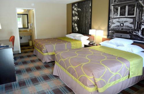 Salinas Hotel | Super 8 by Wyndham Salinas