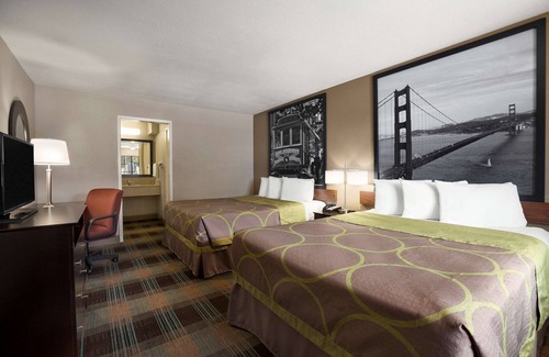 Salinas Hotel | Super 8 by Wyndham Salinas