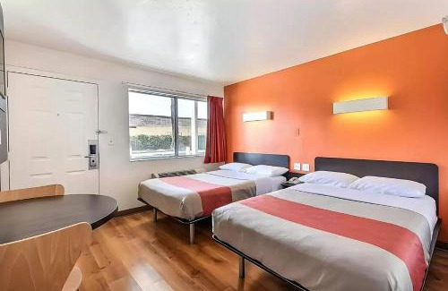 East San Jose Hotel | Super 8 by Wyndham San Jose