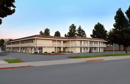 East San Jose Hotel | Super 8 By Wyndham San Jose