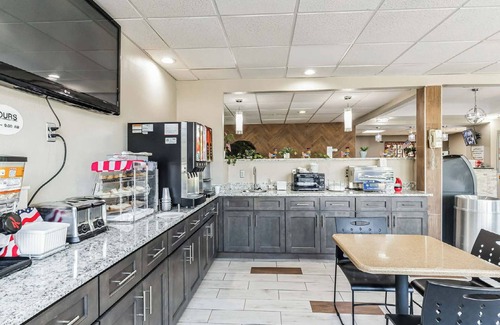 Smithfield Hotel | Super 8 by Wyndham Smithfield/Selma