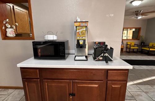 Smithville Hotel | Super 8 by Wyndham Smithville Kansas City