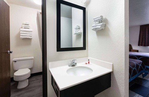 Spokane Valley Hotel | Super 8 by Wyndham Spokane Valley