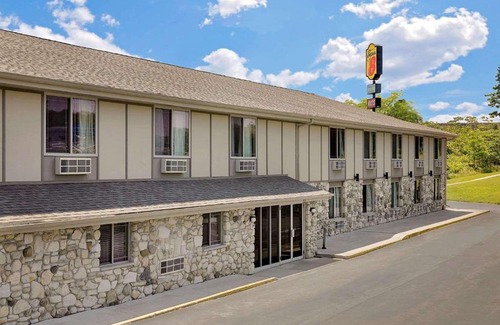 Sturgeon Bay Hotel | Super 8 by Wyndham Sturgeon Bay