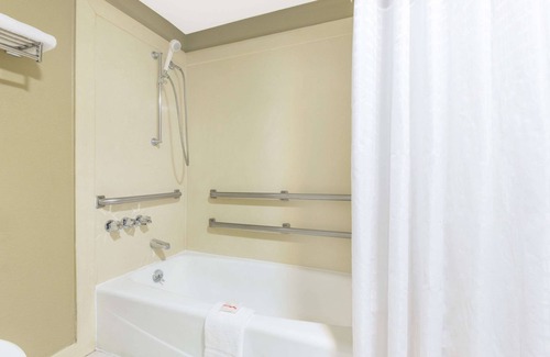 Tallulah Hotel | Super 8 by Wyndham Tallulah LA