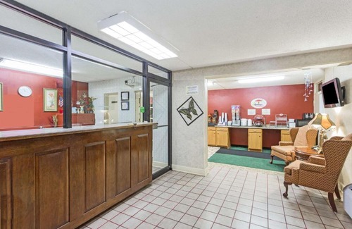 Tifton Hotel | Super 8 by Wyndham Tifton