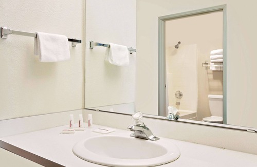 Battle Mountain Hotel | Super 8 by Wyndham Battle Mountain