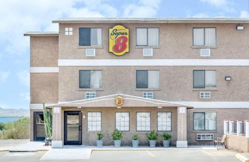 Lake Havasu City Hotel | Super 8 by Wyndham Lake Havasu City