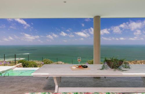 Knysna House | Super Beachfront views- Executive Villa - 5 bedrooms
