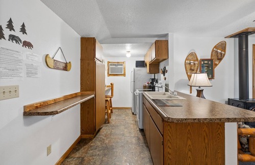 Rapid City Cabin | Super Clean Cabin Thirty Minutes from Mt Rushmore - In Rapid City On Canyon Lake Thirty Minutes from Mt Rushmore