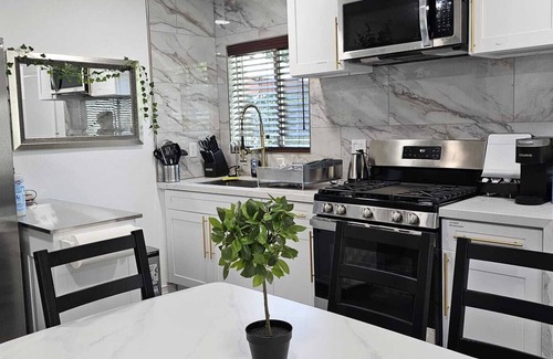Harbor House | Super Clean, Elegant, Recently Renovated Casa With All New Appliances