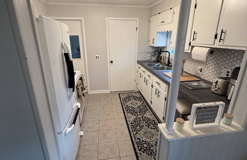 Dearborn Cottage | Super cute cottage in Dearborn