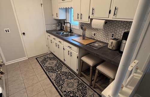 Dearborn Cottage | Super cute cottage in Dearborn