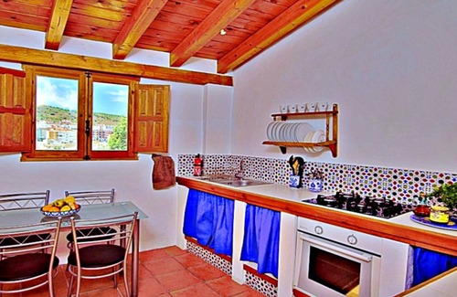 Alhama de Granada House | Super Pet Friendly Centrally Located House