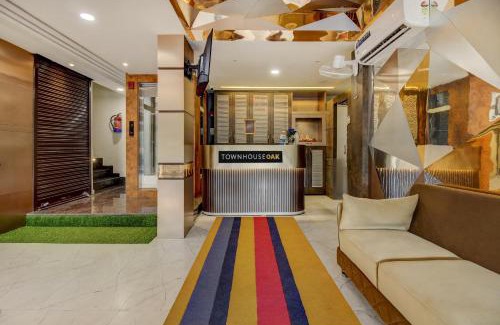 Alambagh Hotel | Super Townhouse Geetraj Near Shalimar Gateway
