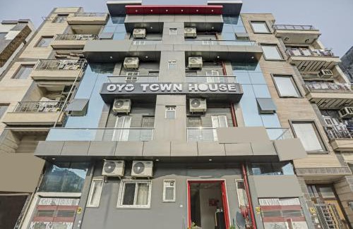 Rohini Hotel | Super Townhouse Mannat Rohini 16