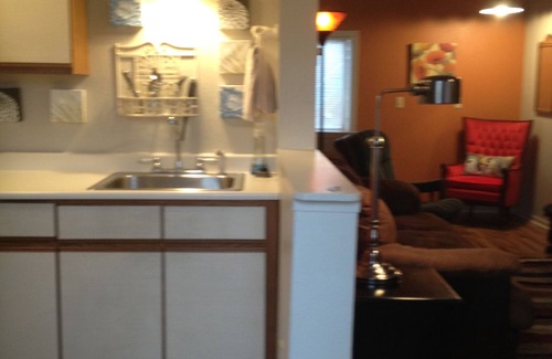 Custer Cottage | Super Value! Clean and Comfy Cottage & Close To All!