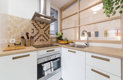 Sant Francesc Apartment | SUPERB LOCATION FOR DISCOVERING VALENCIA, STILYSH & CENTRAL WITH BALCONY.