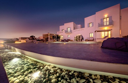 Agia Anna Villa | SUPERB NEW VILLA WITH POOL, CLOSE TO THE BLUE FLAG BEACH IN AGIA ANNA NAXOS