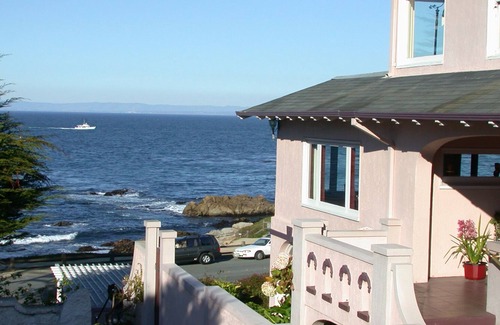 Pacific Grove Cabin | Superb ocean view/1860 5pc Renaissance Revival KINGBED set/rocker/settee/shower