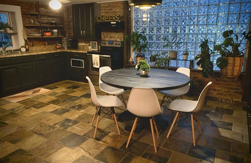 Eatonton House | Supercool 2-Bedroom Modern Rustic Loft in Downtown Eatonton, Near Lake Oconee