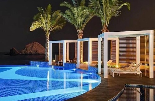 Al Aqah Apartment | Superior King Room Near Sandy Beach