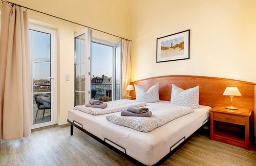 Barth House | Sur la Mer - Pension & Restaurant