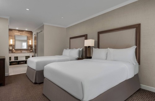 Napa Hotel | Surely an Exciting Stay! Golf Course, Pool, Tennis, Near Lake Park, FREE Parking