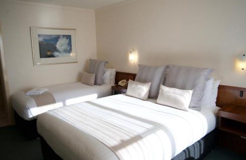 Mount Melville Hotel | SureStay Hotel by Best Western The Clarence on Melville