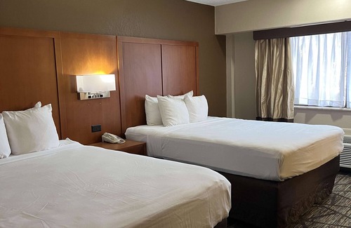 Mobile Hotel | SureStay Plus by Best Western Mobile I-65