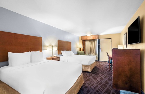 Twentynine Palms Hotel | SureStay Plus by Best Western Twentynine Palms Joshua Tree